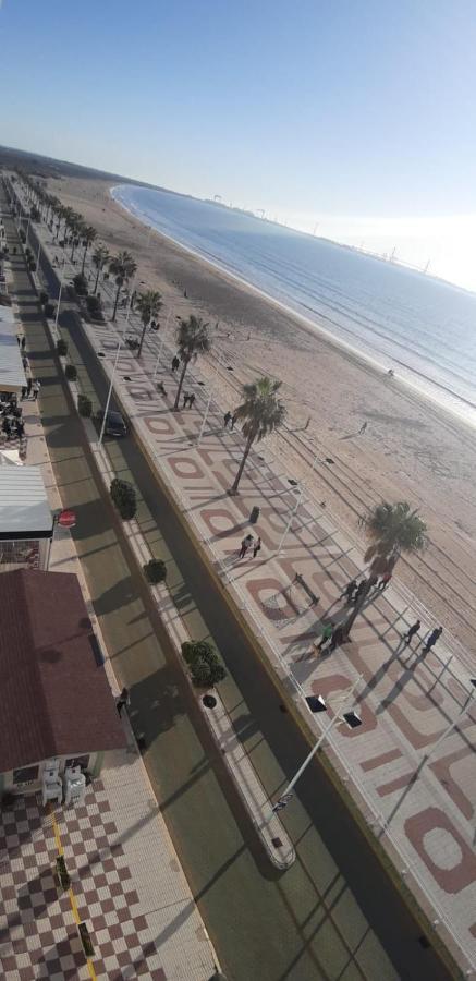 Primera Linea De Playa En Valdelagrana El Puerto de Santa Maria Exterior photo